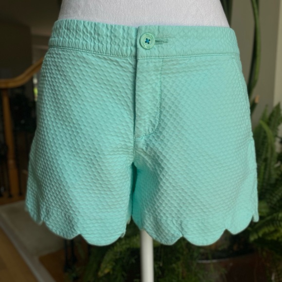 Lilly Pulitzer Buttercup Shorts. Size 2. - Picture 4 of 13
